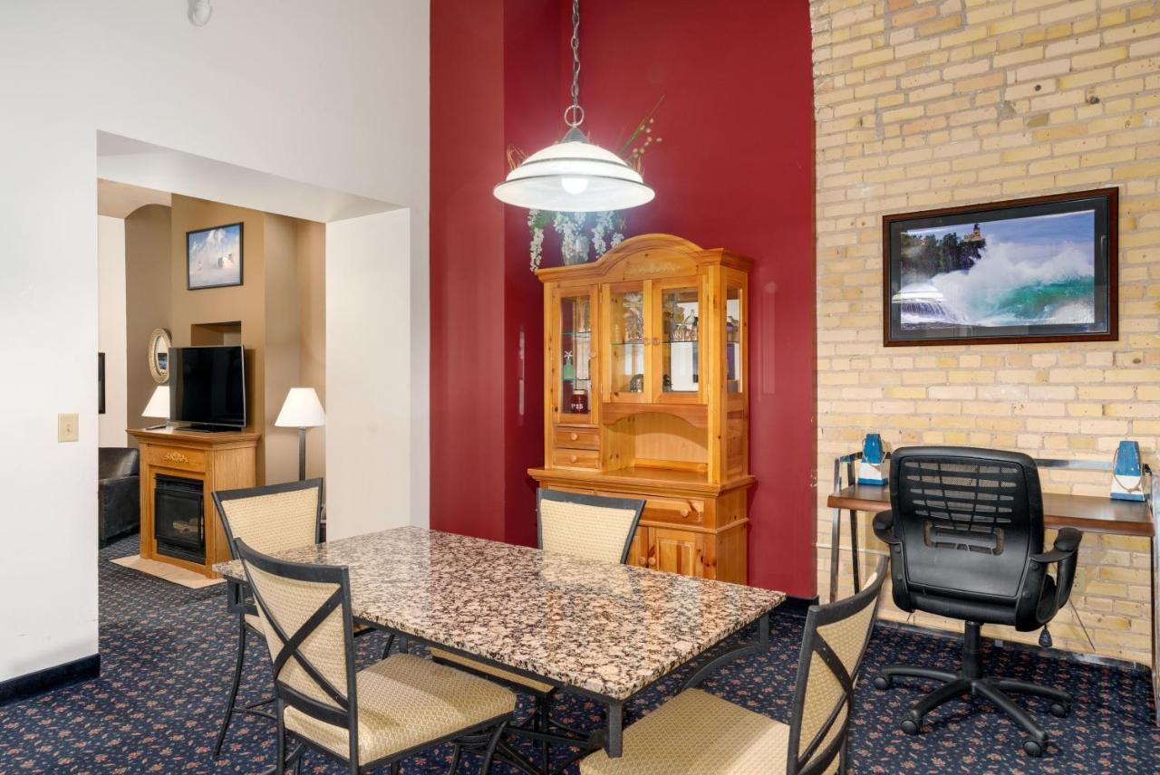 The Suites Hotel At Waterfront Plaza Ντουλούθ Εξωτερικό φωτογραφία