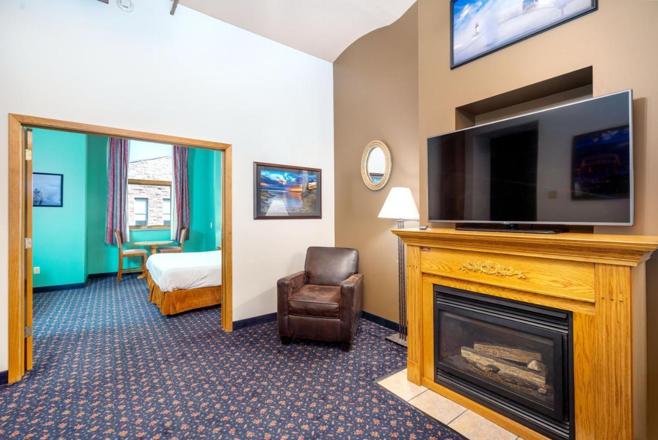 The Suites Hotel At Waterfront Plaza Ντουλούθ Εξωτερικό φωτογραφία