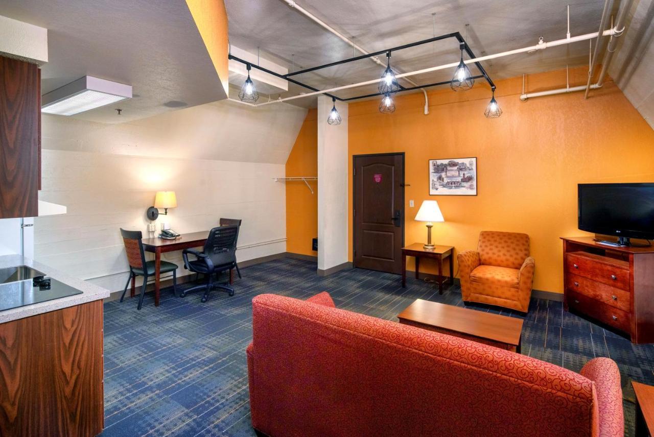 The Suites Hotel At Waterfront Plaza Ντουλούθ Εξωτερικό φωτογραφία