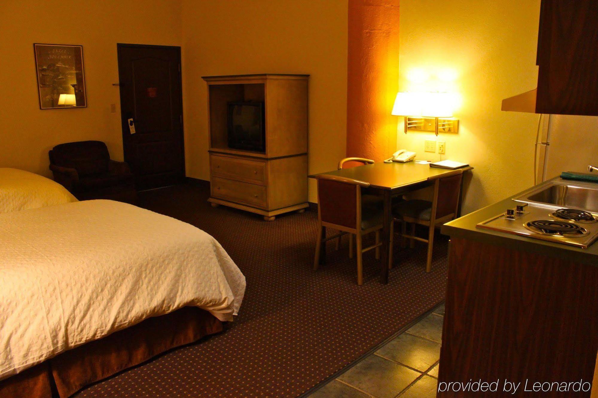 The Suites Hotel At Waterfront Plaza Ντουλούθ Δωμάτιο φωτογραφία