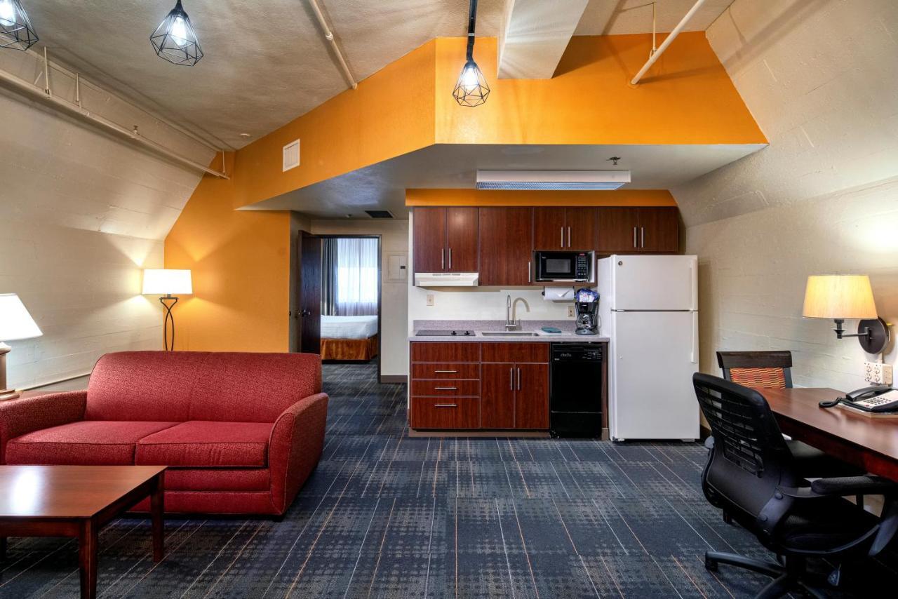 The Suites Hotel At Waterfront Plaza Ντουλούθ Εξωτερικό φωτογραφία