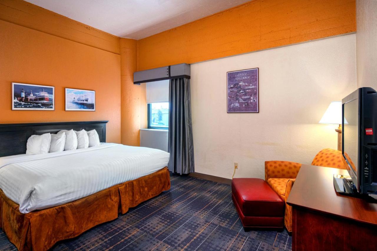 The Suites Hotel At Waterfront Plaza Ντουλούθ Εξωτερικό φωτογραφία
